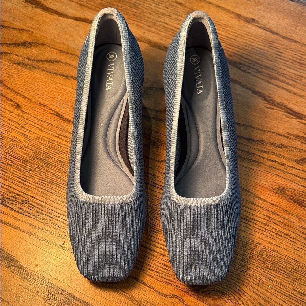 VIVAIA Women's Elegant blue-gray Flats NWOT